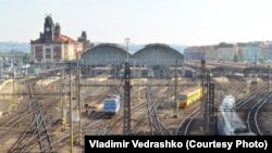 Главный железнодорожный вокзал Праги, вид с Виноградской улицы (иллюстративное фото)