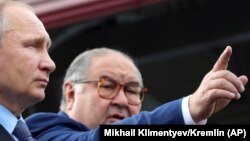 Алишер Усманов с Владимиром Путиным. 
