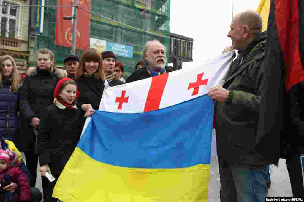 Письменник Ігор Померанцев - серед тих, хто долучився до мітингу