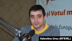 În una din vizitele sale la Chișinău, George Simion, a fost intervievat în studioul Europei Libere