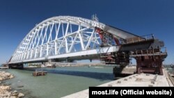 Железнодорожная арка моста через Керченский пролив