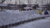 Грязный снег возле детсада в Калтане