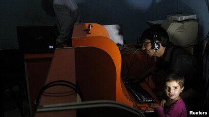 Үлкен әйелге арналған үлкен мүшесі бейне