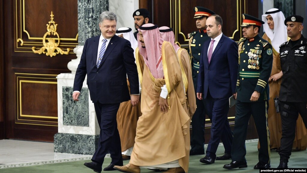 Президент України Петро Порошенко і король Саудівської Аравії Салман бін Абдулазіз Аль Сауд. Ер-Ріяд (Саудівська Аравія), 31 жовтня 2017 року (ілюстраційне фото)