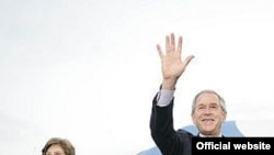Буш покидает Прагу, увидев не только протест, но и поддержку