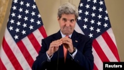 John Kerry gjatë fjalimit të tij në Paris