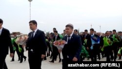 Як маросими расмӣ дар Туркманистон. Акс аз бойгонӣ.