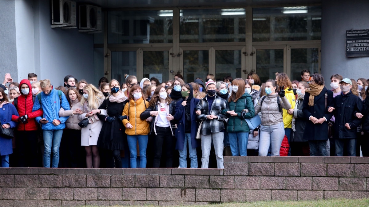 Студенты белорусы. Студенческие забастовки. Забастовка БРГТУ. Университетский преподаватель. ЮПМ забастовка.