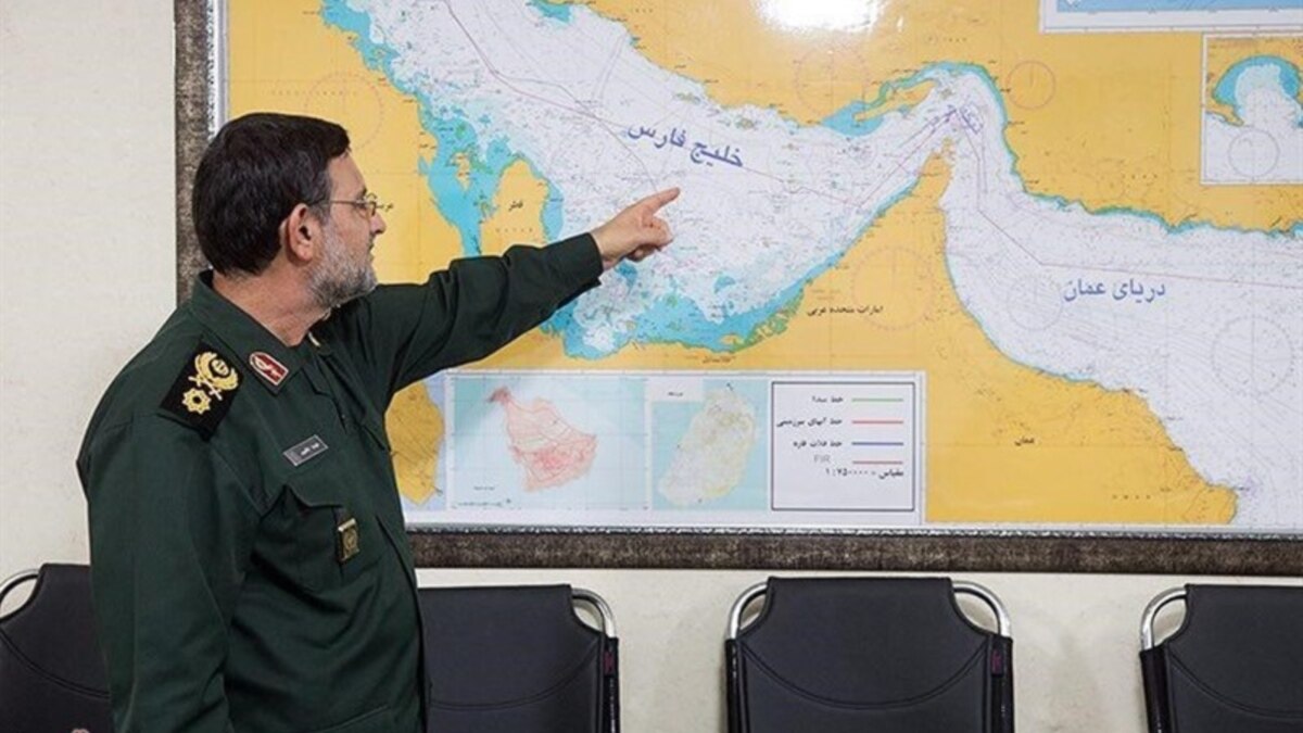 فرمانده نیروی دریایی سپاه: فرمان خامنه‌ای است که مردم در جزایر خلیج فارس زندگی کنند