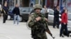 Повредени полицајци и повремени истрели во Куманово 