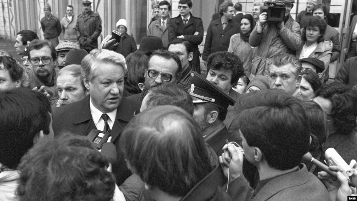 oi5.ru: В 1989 году волна революций охватила Восточную Европу. А что происходило в столице СССР? В 1989 году волна революций охватила Восточную Европу. А что происходило в столице СССР?