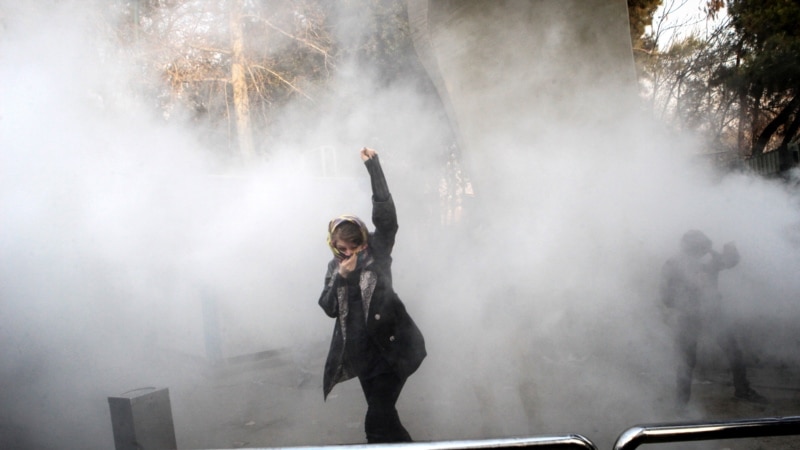 ايران کې د حکومت-ضد اعتراضونو پر مهال ۲ مظاهره چيان وژل شوي