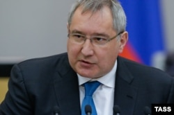 Дмитрий Рогозин в ходе выступления в Госдуме