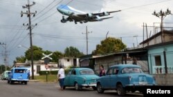 Avion američkog predsednika sleće u Havanu
