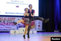 Катерина Тихонова танцует рок-н-ролл. Краков, 12 апреля 2014 года.
