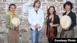 Македонскиот музички бенд Келтикум.