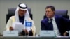 Министр энергетики Саудовской Аравии Абдулазиз бен Салман Аль-Сауд и министр энергетики России Александр Новак во время встречи в Вене, 6 декабря 2019 года