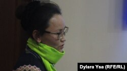 Гульжан Салимбаева, учитель школы № 38 города Шымкента, в суде по ее делу. Шымкент, 7 декабря 2017 года.