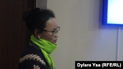 Гульжан Салимбаева, учительница школы № 38 города Шымкента, в суде по ее делу. Шымкент, 7 декабря 2017 года.