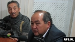 Кадыр Кошалиев менен Бердибек Жумабаев "Азаттыктын" студиясында