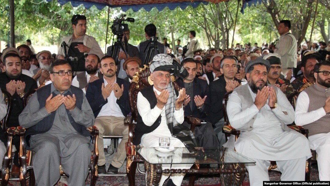 له افغان ولسمشر سره په دې سفر کې فضل هادي مسلمیار او نور لوړ پوړي چارواکي هم ملګري دي