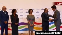 Премьер-министр Армении Никол Пашинян встречает премьер-министра Канады Джастина Трюдо, Ереван, 11 октября 2018 г.