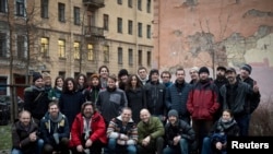 26 из 30 активистов "Гринпис" с судна "Арктик Санрайз" в Петербурге после освобождения из СИЗО