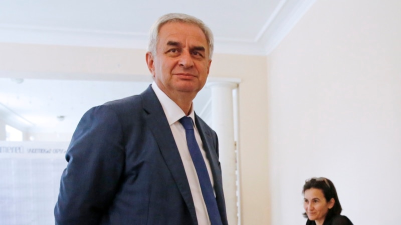 Жикчил Абхазиянын лидери кызматтан кетти