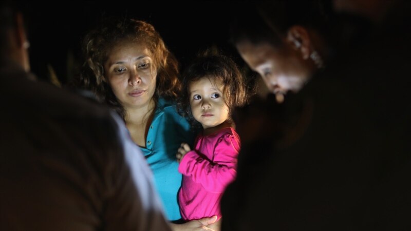 Više od 300 dece iz Hondurasa odvojeno od roditelja na granici SAD 