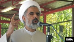 مجید انصاری، عضو مجمع تشخیص مصلحت نظام ایران، می‌گوید آقای خامنه‌ای با «تدبیر» خود نقشی تعیین‌کننده در این انتخابات بازی کرد و باعث «خلق حماسه» شد.