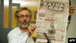 1999 жылы сербиялық журналист Славко Чурувияны (суретте) өлтіргендер сол күйі табылмады. 