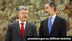 Президент Украины Петр Порошенко и король Испании Фелипе VI 