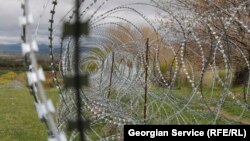 В Цхинвальском регионе на 300 метров вглубь территории, контролируемой грузинской стороной, перенесли российские пограничники линию де-факто границы