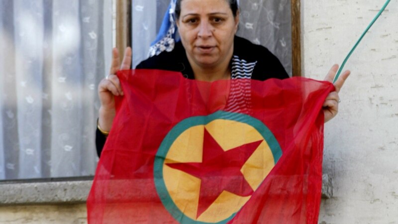 Турција изврши воздушни напади врз курдските бунтовници во северен Ирак