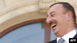 Билігін нығайта түсетін референдум өткізіп жатқан Әзербайжан президенті Ильхам Әлиев. 