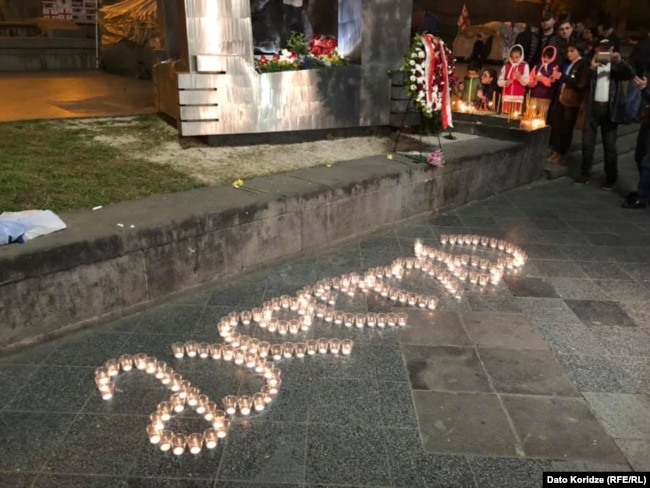 Тбилиси, свечи в память о погибших 9 апреля 1989 года