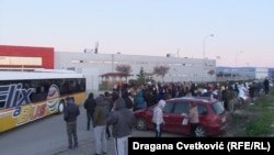 Pitanje uslova za radnike u kompanijama u Srbiji ponovo je pokrenuto tokom epidemije COVID-19, protestom radnika fabrike Jura pred fabričkim pogonom u Nišu