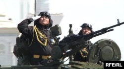 Казахстанские военные на параде. Иллюстративное фото.