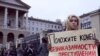 После избиения Олега Кашина десятки людей приняли участие в одиночных пикетах протеста