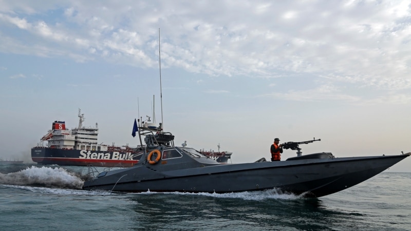 Britania merr masa për mbrojtjen e anijeve në Ngushticën e Hormuzit 