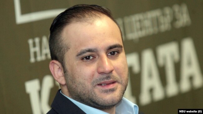 Мартин Табаков е преподавател в Нов български университет
