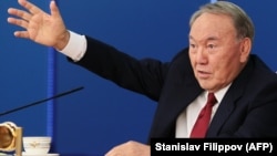 Қазақстан президенті Нұрсұлтан Назарбаев журналистермен кездесуде сөйлеп отыр. Астана, 14 қыркүйек 2017 жыл.