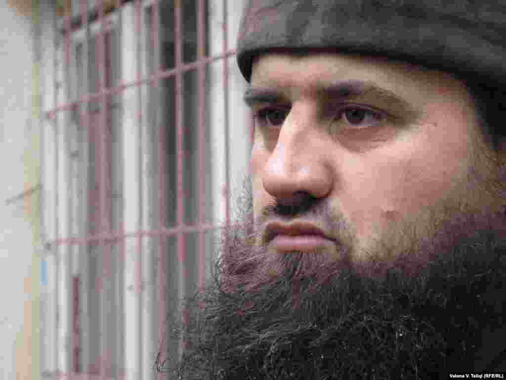 Bajram Asllani, osumnjičenik za terorizam sa liste FBI, koji slobodno živi u Mitrovici, 26. novembar 2010. - Foto: Valona Teliqi