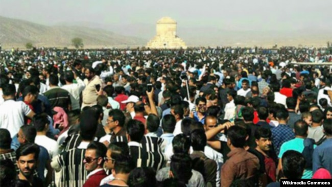 Pasargadae gathering in 2016, Cyrus Day, which turned into a loud protest against the Islamic regime and pro-monarchy slogans were heard.