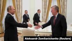 Перед началом встречи Путина с Болтоном.