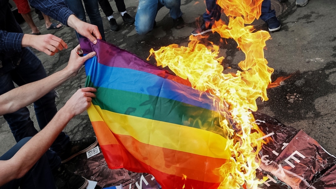 Геи и лесбиянки в борьбе за свои права » Невседома