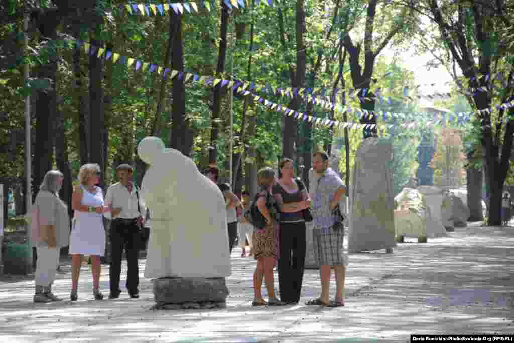 Журі обирає найкращу скульптуру