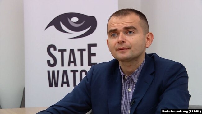 Але розрахуватися із заводом уряду вже було не під силу, розповідає Гліб Канєвський – голова експертної організації StateWatch