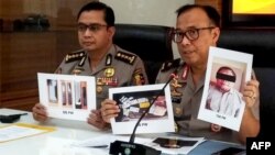 نشست خبری مقامات پلیس اندونزی درباره بازداشت پارا ویجایانتو، رهبر گروه «جماعت اسلامی»، یک گروه شبه‌نظامی مرتبط با القاعده 
