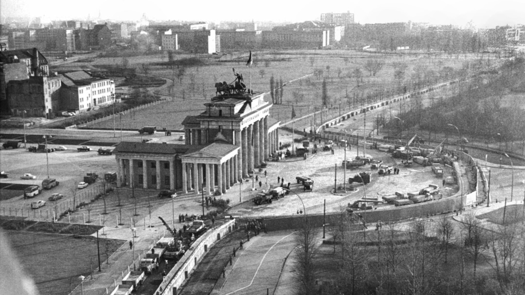 The Rise And Fall Of The Berlin Wall